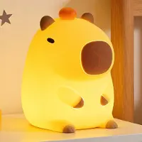 Axvcuxio LED Nachtlicht Kinder, Kawaii Capybara Lampe, 2 Dimmstufen, Touch Timing, USB Wiederaufladbare Nachtlicht aus Silikon, Nachttischlampe, Stilllicht