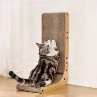 OEM Katenspielzeug L-vormig Wandkrabplank 68 cm - Karton mit interaktivem Spielball - schützt Möbel vor Kratzern - lichtes Holz, großes Format