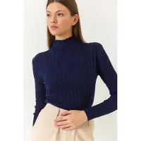 Bianco Taillierter gerippter Rollkragenpullover