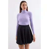 Big Dart Strukturierter Rollkragen-Pullover in taillierter Form