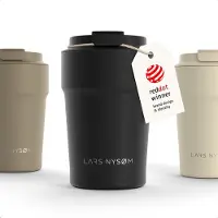 LARS NYSØM Thermobecher Bevaegelse Carbon Black, schwarz, hält 4 h warm und 8 h kalt, Edelstahl doppelwandig, 380 ml