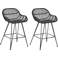 Beliani Barstuhl 2er Set Schwarz Rattan Geflochten mit Rückenlehne Fußstütze Metallgestell ohne Armlehnen Boho Design Tresenstuhl Thekenstuhl