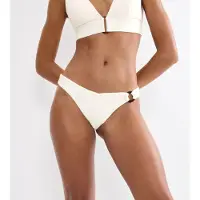 Triumph Bikini-Hose "Summer Dune Brazilian" mit Wellenstruktur
