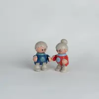 Tolo Toys Tolo Spielzeug First Friends Großvater nachhaltig und sicher