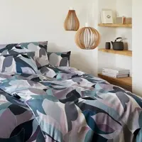 Elegante Mako-Satin Bettwäsche Night Garden bleu 155x200 cm + 80x80 cm - blau;lila;grau