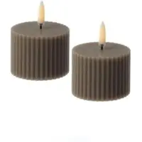 Uyuni LED Mini Kerzen THEA - mit Rillen - Echtwachs - D: 5,8cm - H: 4,5cm - Timer - sandfarben - 2er Set