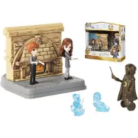 Spin Master Wizarding World Harry Potter - Raum der Wünsche verwandelbares 2-in-1-Hogwarts-Spielset mit 2 Figuren und 3 Zubehörteilen, 5 Jahr(e), Harry Potter, Mehrfarbig
