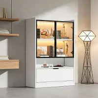 MODFU Vitrine aus Spanplatte in Weiß, 120x80x35 cm, LED-Beleuchtung, Glastüren und Klapptür