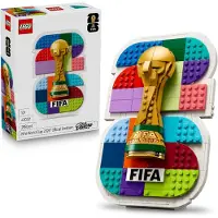 LEGO Editions Offizielles Emblem des FIFA World Cup 2026 Spielzeug - 3D Modellbau mit Trophäe - DIY Deko für Kinder - Geschenk für Jungen, Mädchen ab 10 Jahren und erwachsene Sportfans - 43032