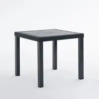RATTATAN Tisch RAUL 82x82 cm aus Aluminium und Polypropylen, stabil und modern, mit Rand in Rattanoptik und Sonnenschirmloch – Schwarz