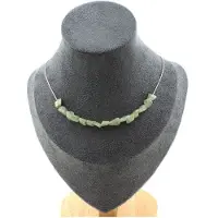 Bijoux Steine und Mineralien. Halskette mit 15 Perlen grüner Apatit aus Madagaskar. Kette aus Edelstahl. Halskette für Frauen, Männer. Anpassbare Größe.