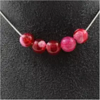Bijoux Edelsteine und Mineralien. Halskette mit 5 roten 8 mm craquelé Achatperlen, Kette aus Edelstahl.