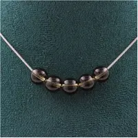 Bijoux Steine und Mineralien. Halskette mit 5 Rauchquarzperlen 8 mm, Kette aus rostfreiem Stahl, Halskette für Frauen und Männer. Anpassbare Größe.