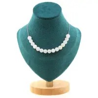 Bijoux Steine und Mineralien. Halskette mit 15 Perlen aus Mondstein 8 mm. Kette aus Edelstahl für Damen und Herren. Individuell anpassbare Größe.