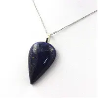 Bijoux Steine und Mineralien. Lapis Lazuli Halskette. 50,63 ct. Birnenform.