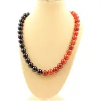 Bijoux Steine und Mineralien. Halskette mit roten und schwarzen Achatperlen 8 mm. Halskette aus Edelstahl für Frauen und Männer. Anpassbare Größe.