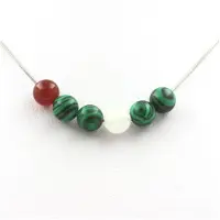 Bijoux Steine und Mineralien. Halskette mit Mondstein-Perlen + rotem Achat + Malachit 8 mm Kette aus Edelstahl.
