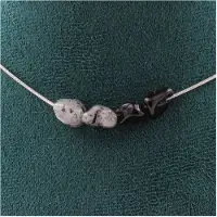 Bijoux Steine und Mineralien. Halskette mit 4 Quarzperlen mit Tourmalineinschlüssen aus Brasilien. Kette für Frauen, Männer. Personalisierte Größe.