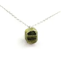 Bijoux Steine und Mineralien. Rohpyrit Halskette. 41,25 ct. Ambas Aguas, La Rioja, Spanien.
