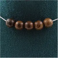 Bijoux Steine und Mineralien. Halskette mit 5 Holzperlen 8 mm. Kette aus Edelstahl Halskette für Frauen, Männer. Größenanpassung möglich.