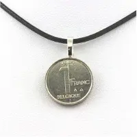 Bijoux Steine und Mineralien. Halskette Münze Belgien 1 Franc - Albert II Schwarzband.
