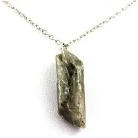 Bijoux Steine und Mineralien. Roh-Links-Gips. 25 ct. Marcieu, Isère, Frankreich.