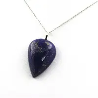 Bijoux Steine und Mineralien. Lapis Lazuli Halskette. 64,77 ct. Birnenform.
