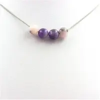 Bijoux Steine und Mineralien. Halskette mit Opal-Rosenperlen + Amethyst 8 mm. Kette aus Edelstahl, Halskette für Frauen, Männer. Anpassbare Größe.