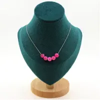 Bijoux Steine und Mineralien. Halskette mit 5 Perlen aus rissiger Fuchsiaoctag. Kette aus Edelstahl. Halskette für Frauen und Männer. Anpassbare Größe.