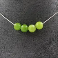 Bijoux Steine und Mineralien. Halskette mit 4 Perlen Peridot 8 mm Edelstahlkette Halskette für Frauen, Männer. Anpassbare Größe.
