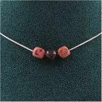 Bijoux Steine und Mineralien. Halskette mit 3 Perlen Rhodochrosit aus Brasilien, Edelstahlkette, Halskette für Frauen und Männer. Personalisierte Größe.