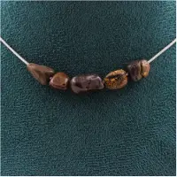 Bijoux Steine und Mineralien. Halskette mit 5 Boulder-Opal-Perlen aus Australien. Edelstahlkette Halskette für Frauen, Männer. Personalisierte Größe.