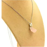 Bijoux Steine und Mineralien. Rohes Morganit-Collier. 9,0 ct. Afrika.