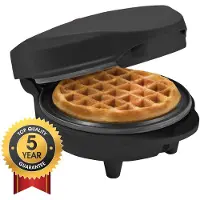 Bestron Mini-Waffeleisen für klassische Waffeln, antihaftbeschichtetes Waffeleisen, für Kinderfeste, Familienfeste, Ostern oder Weihnachten, 550 Watt, Farbe: Schwarz