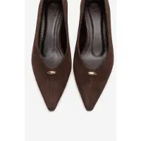 Prologue Versay Spitzer Zehenbereich Kitten-Heel Pumps
