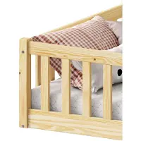 Idimex Bodenbett GUSTAVO mit Lattenrost und Rausfallschutz 90x190 cm, Natur – Montessori Kinderbett aus Massivholz, bodentiefes Einzelbett, sicherer Einstieg für Kinder, wechselseitiger Rausfallschutz