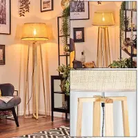 Hofstein Reggio Stehlampe mit Holzfuß und Schirm aus Papiergeflecht