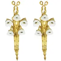 Casa Padrino Barock Wandleuchten Set Gold / Weiß 35 x 25 x H. 95 cm - Prunkvolle vergoldete Bronze Wandlampen mit rosenförmigen Glas Lampenschirmen