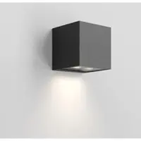 Zafferano Asymmetrische 2-flammige Außenwandleuchte nach vorne, Aluminiumrahmen, integrierte 10,5-W-LED (3000 K), schwarze Ausführung, Schutzart IP54.