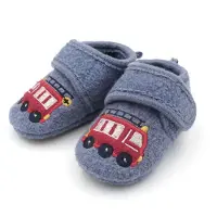 Maximo Hüttenschuhe , Jungen, Gr. 17/18, blau (denim), Obermaterial: 100% Wolle, bestickt, mehrfarbig, Schuhe Hüttenschuhe, Lauflernschuhe, Klettverschluss, Anti-Rutsch-Sohle, wärmend, Wolle