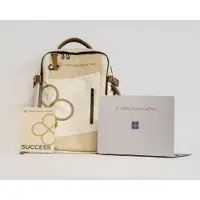 Microsoft NPU Surface Laptop7 & Rucksack schwarz/gold W11P