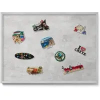 Tulup Magnettafel Magnetpinnwand Metall für Urlaubsmagnete Betonwandstruktur 70x50 cm Wanddekoration Magnettafel bedruckt Silberner Rahmen