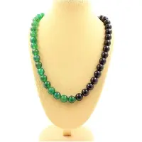 Bijoux Steine und Mineralien. Halskette mit grünen und schwarzen Achatperlen 8 mm. Kette aus Stahl für Frauen und Männer. Anpassbare Größe.