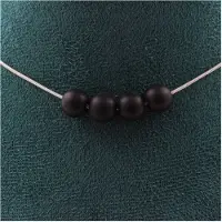 Bijoux Steine und Mineralien. Halskette mit 4 matten Onyxperlen 8 mm. Kette aus Edelstahl. Halskette für Frauen, Männer. Anpassbare Größe.