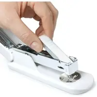 Rapesco Heftgerät Eco Sting Ray mit Heftklammern soft weiß Packung mit 12 Stück