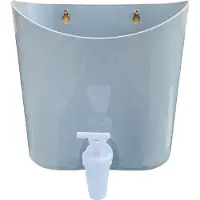 Axi Wasserbehälter Wasserbehälter mit Druckhahn für Spielküche oder Matschküche - Grau | für Draußen und Matschküchen - 0,7 Litern - 20 x 18 x 9 cm | ab 3 Jahren