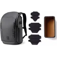Gomatic Peter McKinnon Daypack + 1 kleiner Würfel