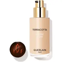 Guerlain Terracotta Le Teint Glow das flüssige aufhellende Foundation für ein natürliches Aussehen Farbton 0,5W Warm 35 ml