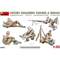 MiniArt Soviet Soldiers Taking a Break