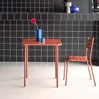 Sweeek - Gartentisch aus Stahl 2 Plätze - Terracotta